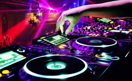 DJ les bij POPsCOOL