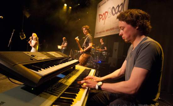 Pianoles en Toetsen | POPsCOOL