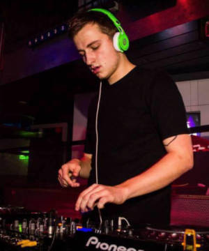 DJ